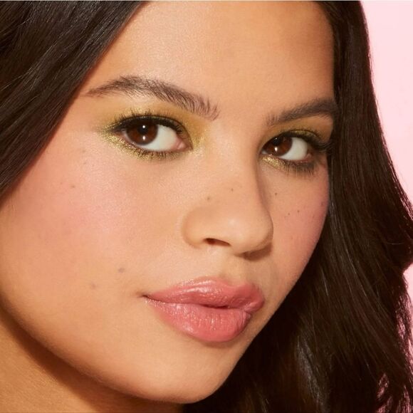 Too Faced Maple Syrup Pancakes Eyeshadow Palette - Picture 4 of 13